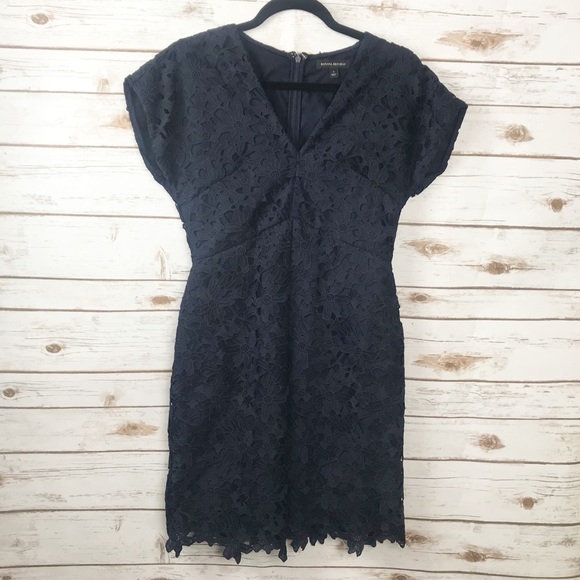 Banana Republic Navy Lace Dress w Pockets Sz 2 - Picture 2 of 8